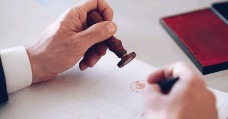 Mobile Notary Services in Decorah City, Iowa: Convenience at Your Doorstep